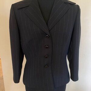 Arthur Levine Tahari Wide Pin Stripe Women’s Blazer Size 8 Office classic